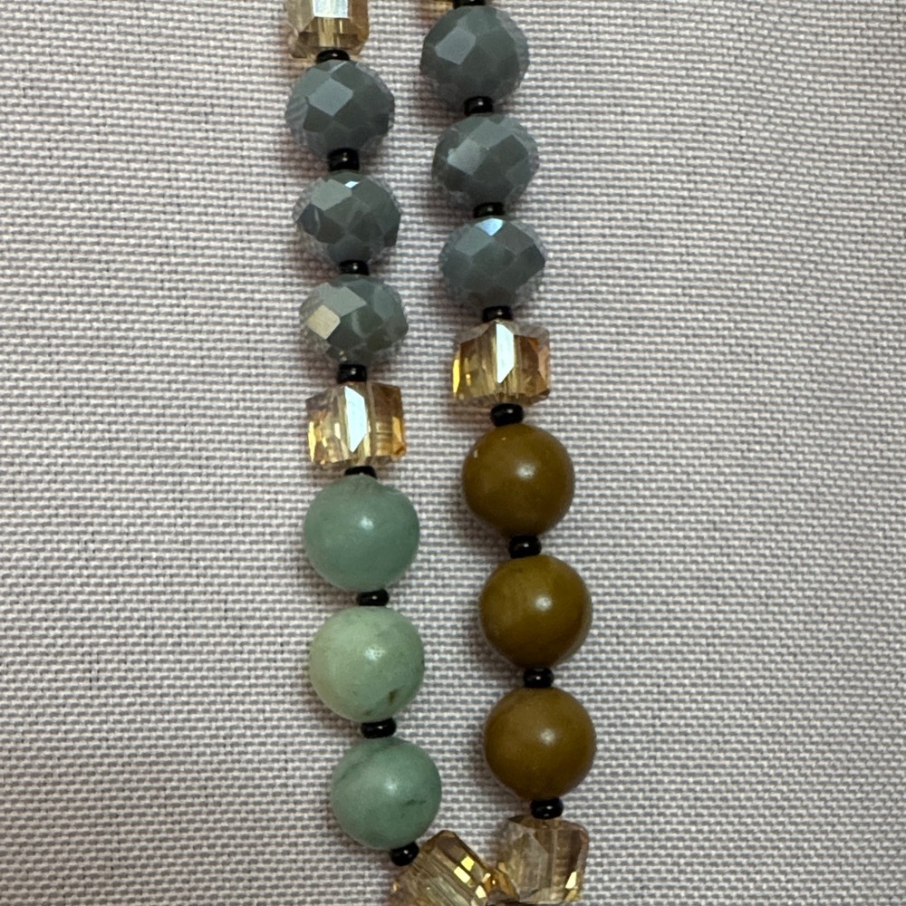 Elegant Beaded Cross Necklace - Picture 6 of 7